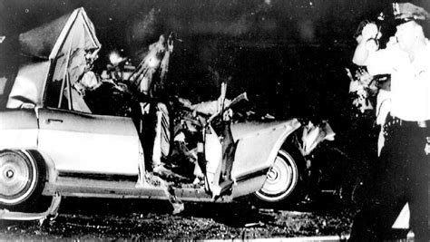 jane mansfield crash photos|Jayne Mansfield’s Death: The Car Accident That。